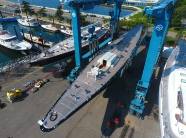 sacar un barco del agua