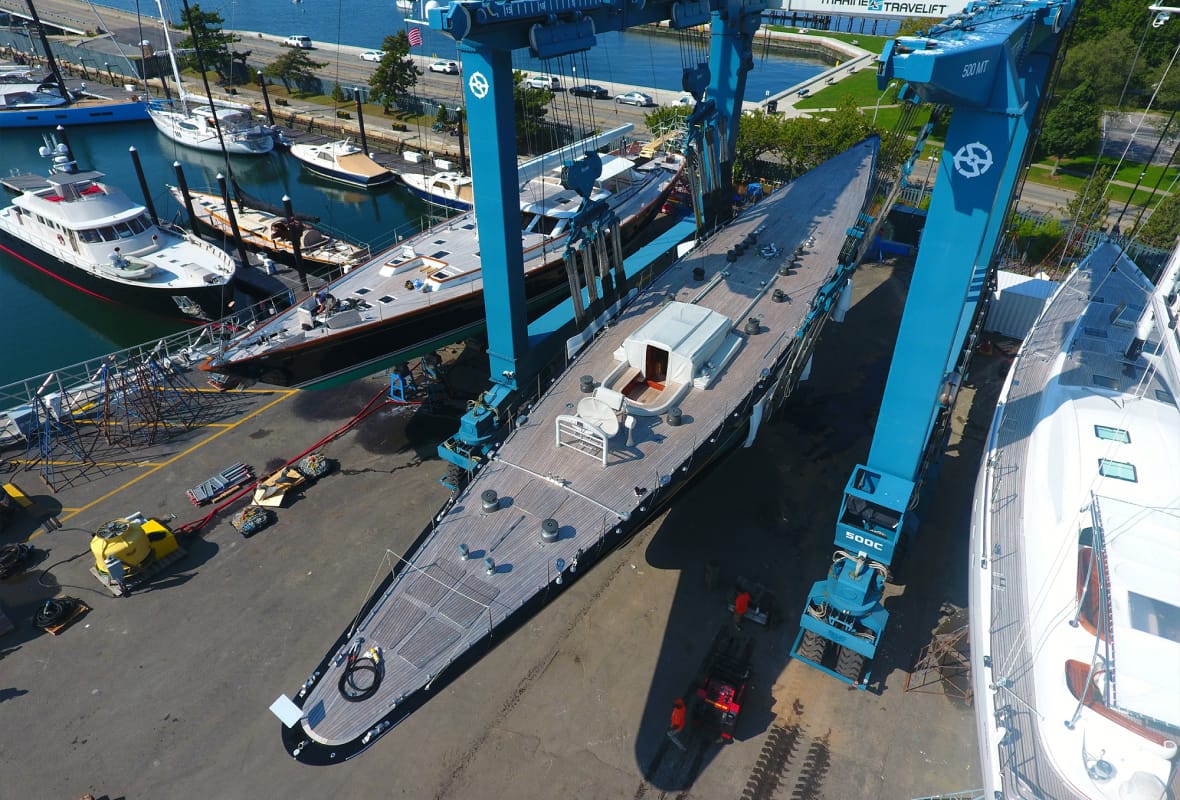 sacar un barco del agua