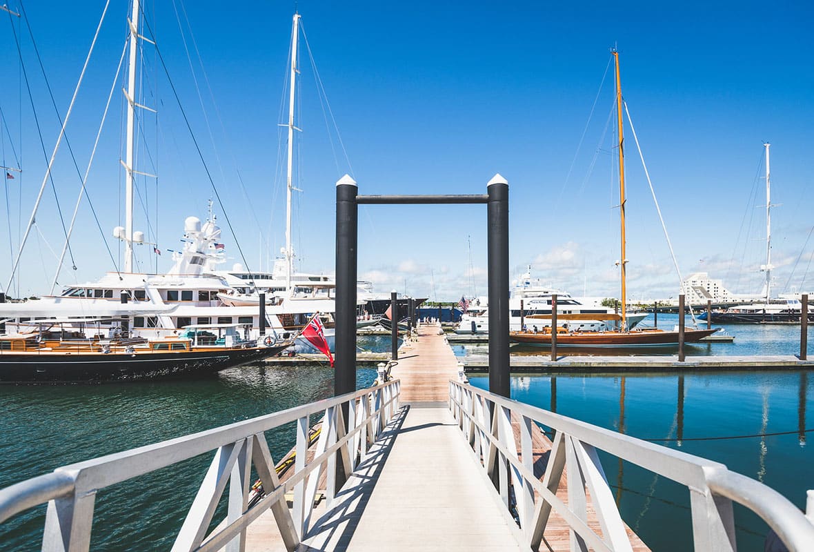 muelle de safe harbor newport shipyard
