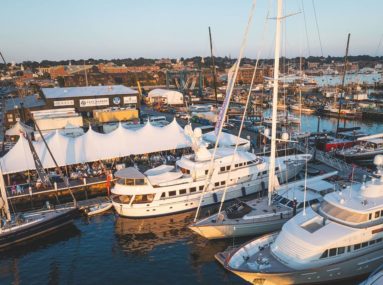 vista aérea de safe harbor newport shipyard