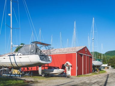 Almacenamiento en seco «Safe Harbor» en Willsboro Bay