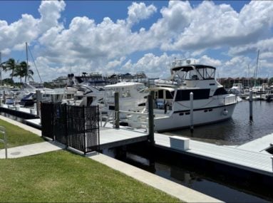 marina boats